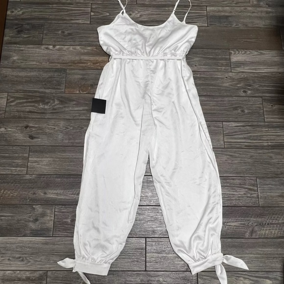 NWT Lulu's Lovely As Can Be White Satin Surplice Jumpuit XL X-Large Pants - Picture 5 of 16
